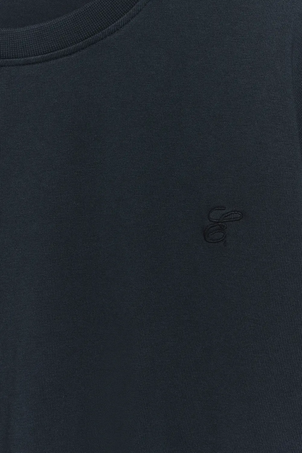 felpa-urban-navy-silueteado-ss26-eseoese-2adl