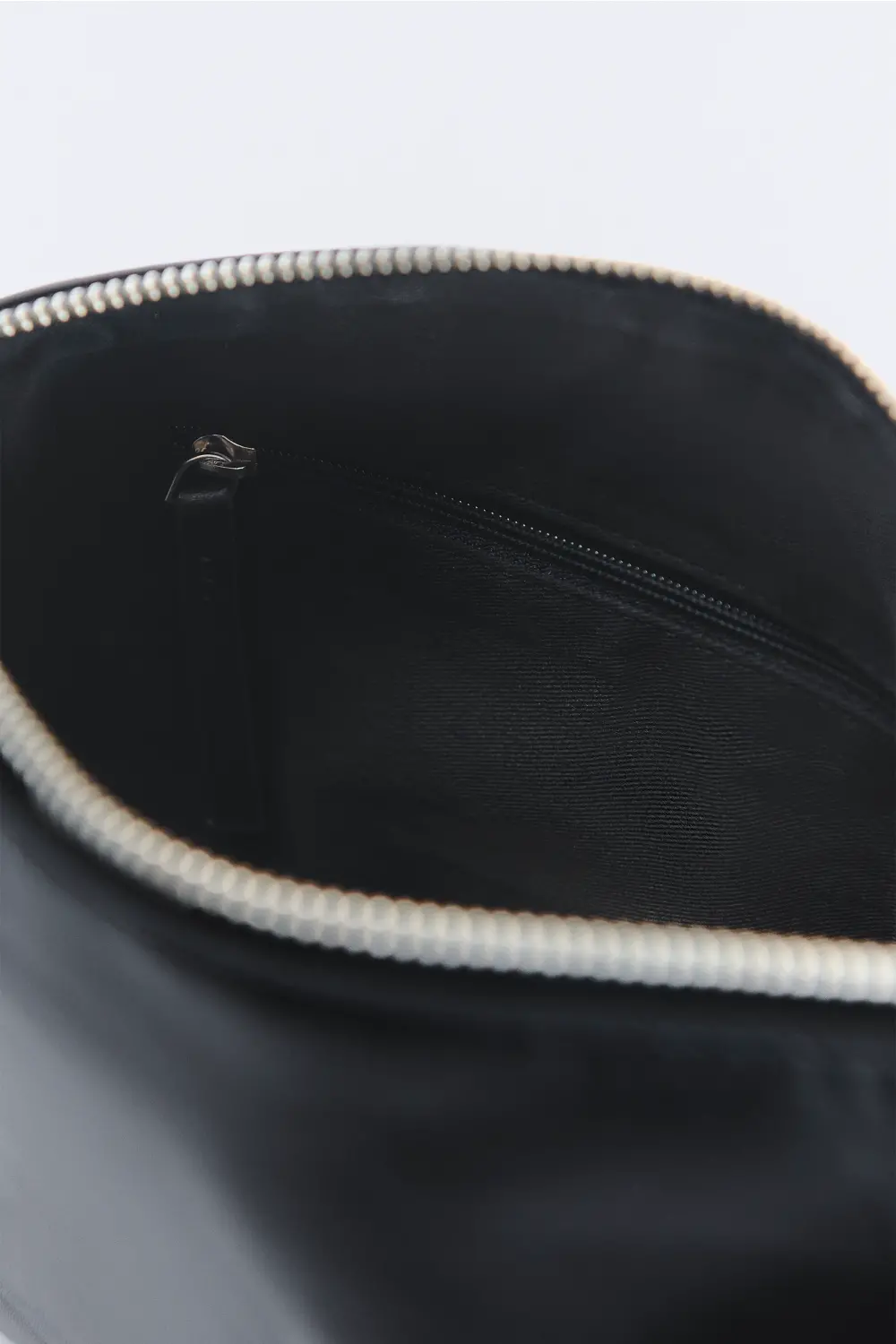 bandolera-city-piel-negro-silueteado-oi26-eseoese-4adl