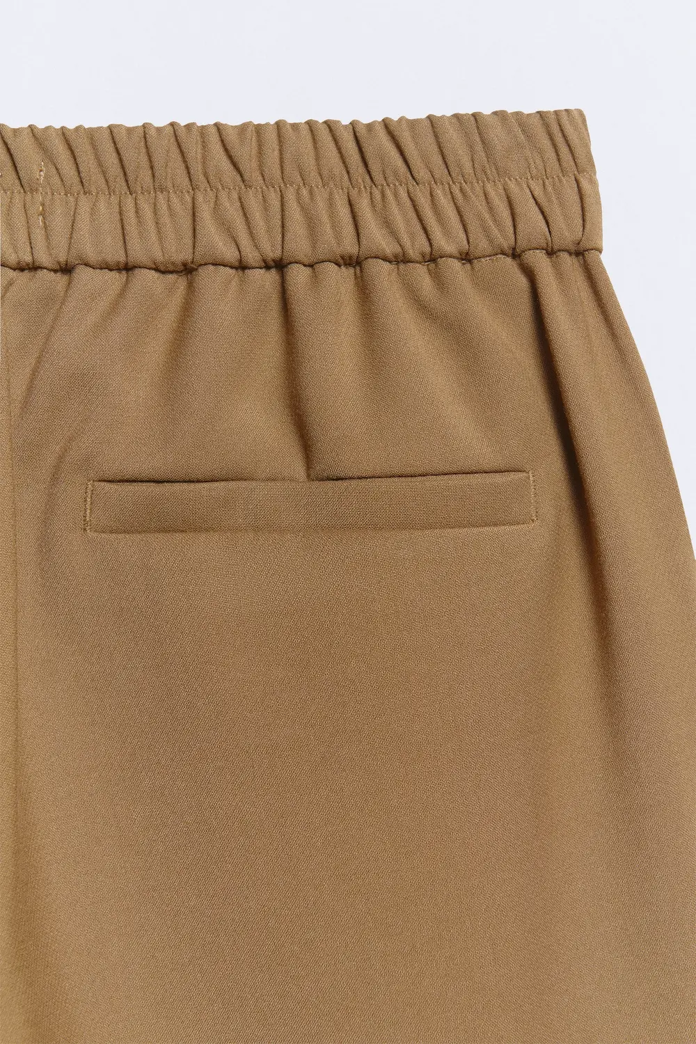 pantalon-jackson-tostado-silueteado-oi26-eseoese-3adl
